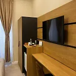Victoria 4* نابولي