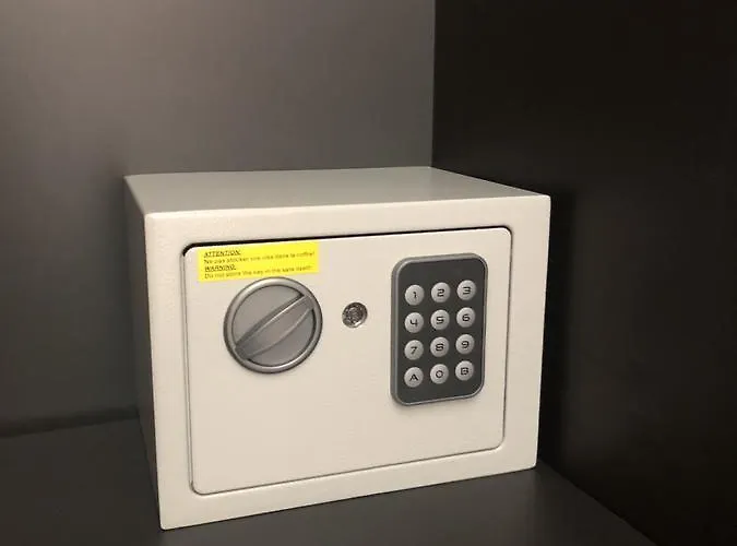 לינה וארוחת בוקר Victoria 4*