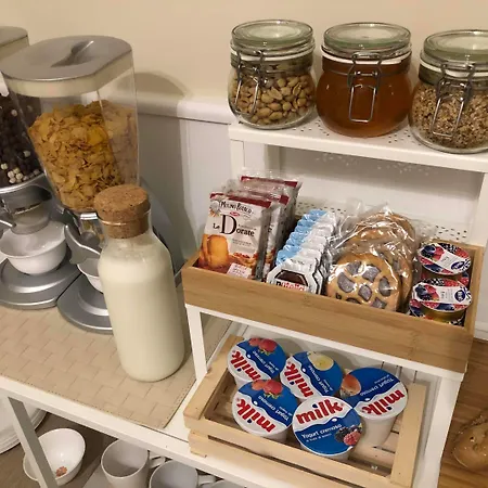 Victoria 4* نابولي